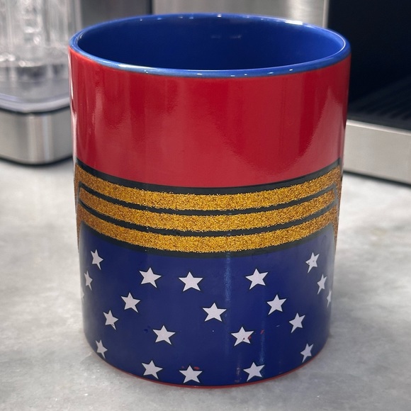 DC Comics Wonder Woman Ceramic Mug Coffee - Picture 4 of 7